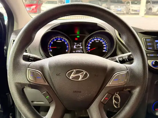 HYUNDAI-HB20S-1.6 COMFORT PLUS 16V FLEX 4P AUTOMÁTICO HYUNDAI-HB20S-2017