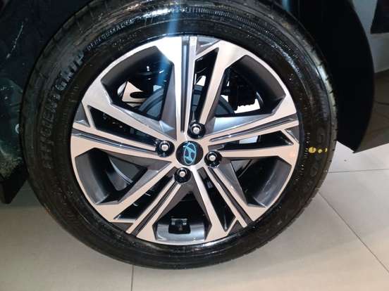 HYUNDAI-HB20S-2025