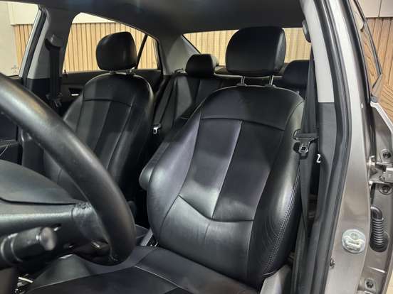 HYUNDAI-HB20S-1.6 COMFORT PLUS 16V FLEX 4P AUTOMÁTICO HYUNDAI-HB20S-2018