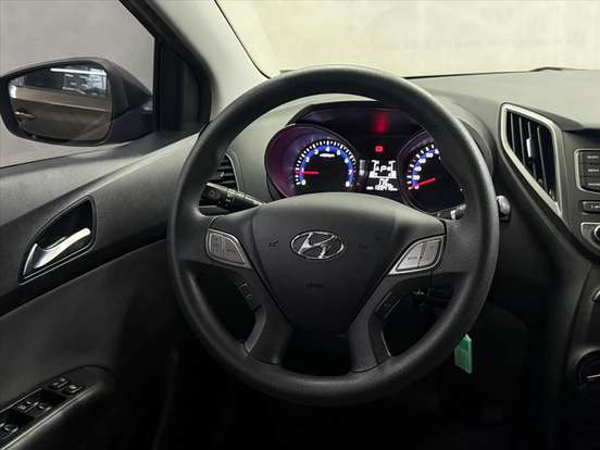 HYUNDAI-HB20S-2015