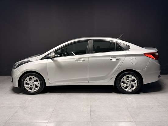 HYUNDAI-HB20S-1.6 COMFORT PLUS 16V FLEX 4P MANUAL HYUNDAI-HB20S-2018