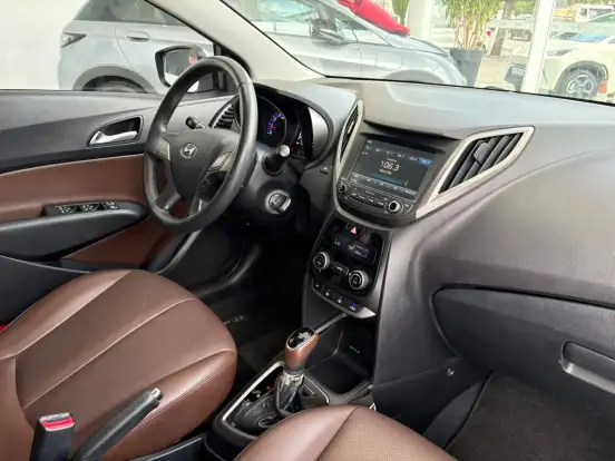 HYUNDAI-HB20X-2017