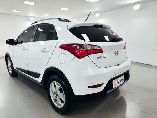 HYUNDAI-HB20X-1.6 16V PREMIUM FLEX 4P AUTOMÁTICO HYUNDAI-HB20X-2013