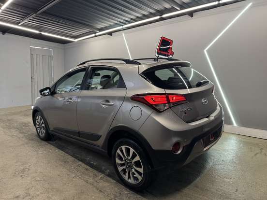 HYUNDAI-HB20X-1.6 16V PREMIUM FLEX 4P AUTOMÁTICO HYUNDAI-HB20X-2016