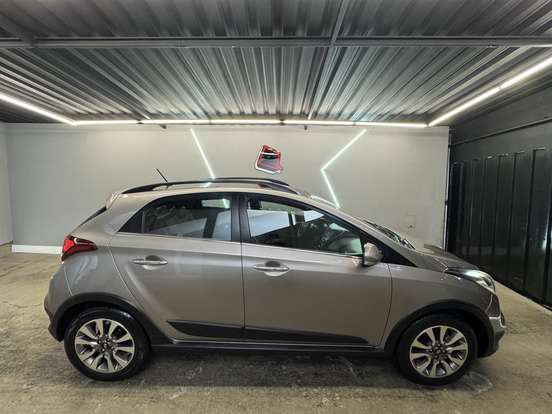 HYUNDAI-HB20X-1.6 16V PREMIUM FLEX 4P AUTOMÁTICO HYUNDAI-HB20X-2016
