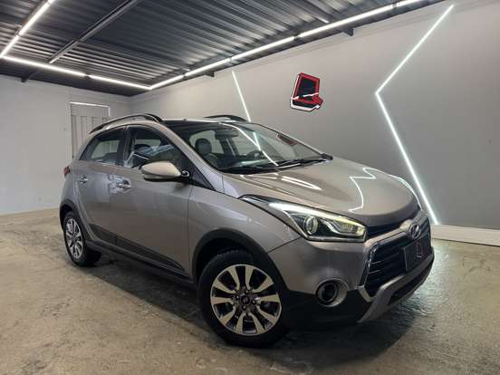 HYUNDAI-HB20X-1.6 16V PREMIUM FLEX 4P AUTOMÁTICO HYUNDAI-HB20X-2016
