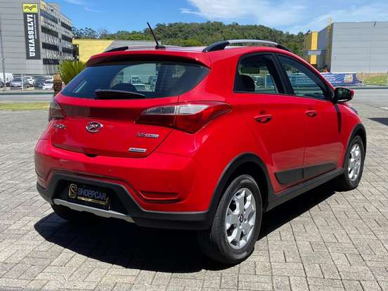 HYUNDAI-HB20X-1.6 16V STYLE FLEX 4P AUTOMÁTICO HYUNDAI-HB20X-2014