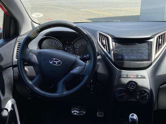 HYUNDAI-HB20X-2014