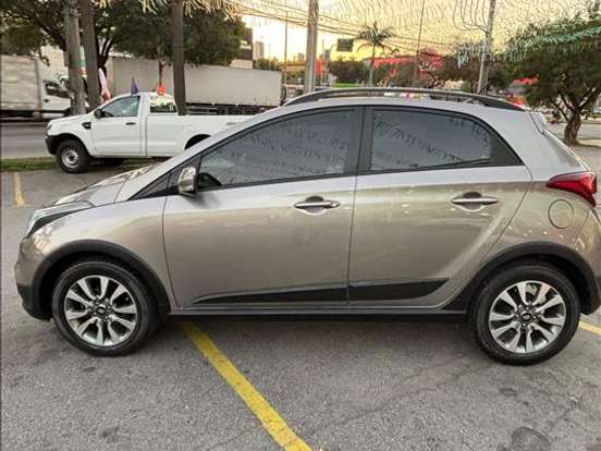 HYUNDAI-HB20X-1.6 16V STYLE FLEX 4P AUTOMÁTICO HYUNDAI-HB20X-2016
