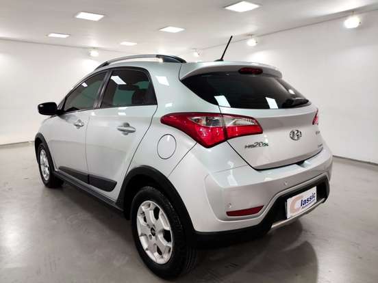 HYUNDAI-HB20X-1.6 16V STYLE FLEX 4P AUTOMÁTICO HYUNDAI-HB20X-2015