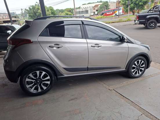HYUNDAI-HB20X-2018