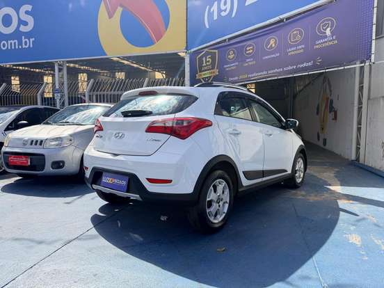 HYUNDAI-HB20X-2015