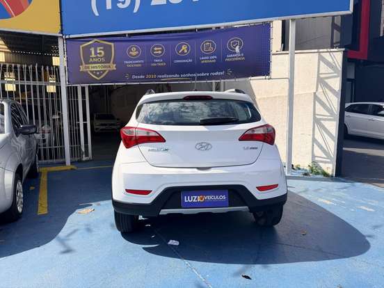 HYUNDAI-HB20X-1.6 16V STYLE FLEX 4P MANUAL HYUNDAI-HB20X-2015
