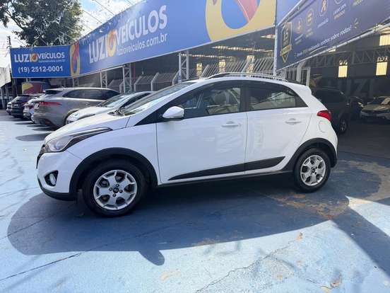 HYUNDAI-HB20X-2015