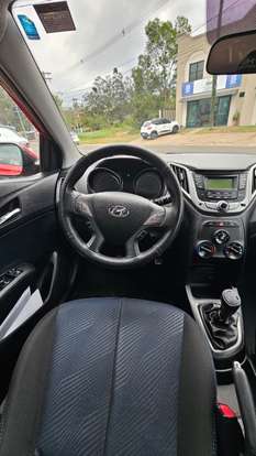 HYUNDAI-HB20X-2014