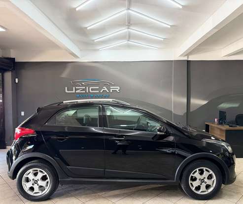 HYUNDAI-HB20X-2013