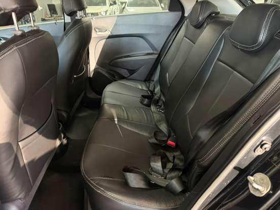 HYUNDAI-HB20X-2013