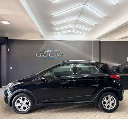 HYUNDAI-HB20X-2013