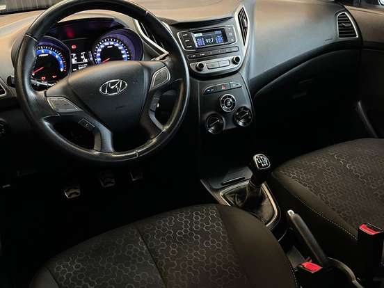 HYUNDAI-HB20X-1.6 16V STYLE FLEX 4P MANUAL HYUNDAI-HB20X-2017