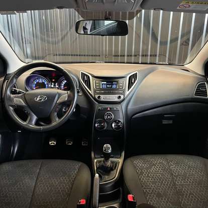HYUNDAI-HB20X-2017