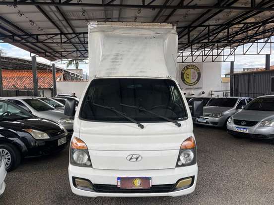 HYUNDAI-HR-2.5 LONGO SEM CAÇAMBA 4X2 16V 130CV TURBO INTERCOOLER DIESEL 2P MANUAL HYUNDAI-HR-2013