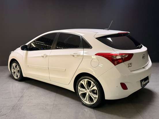 HYUNDAI-I30-1.8 MPI 16V GASOLINA 4P AUTOMATICO HYUNDAI-I30-2014