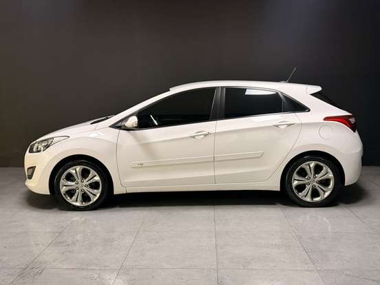 HYUNDAI-I30-1.8 MPI 16V GASOLINA 4P AUTOMATICO HYUNDAI-I30-2014