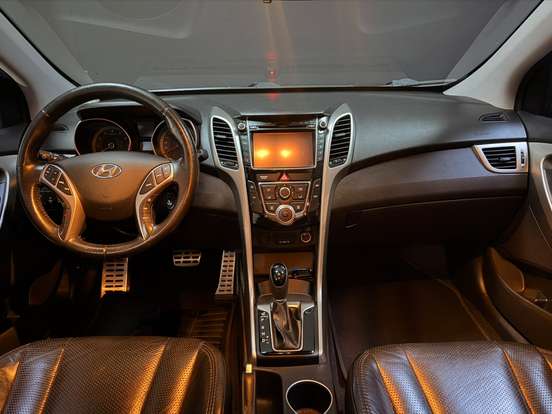 HYUNDAI-I30-1.8 MPI 16V GASOLINA 4P AUTOMATICO HYUNDAI-I30-2014