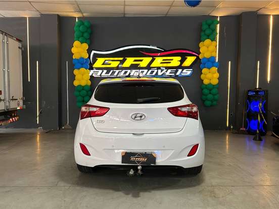 HYUNDAI-I30-1.8 MPI 16V GASOLINA 4P AUTOMATICO HYUNDAI-I30-2015