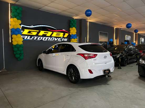 HYUNDAI-I30-1.8 MPI 16V GASOLINA 4P AUTOMATICO HYUNDAI-I30-2015