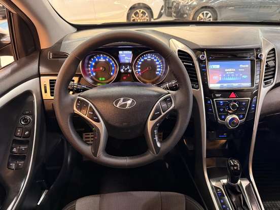 HYUNDAI-I30-1.8 MPI 16V GASOLINA 4P AUTOMATICO HYUNDAI-I30-2015