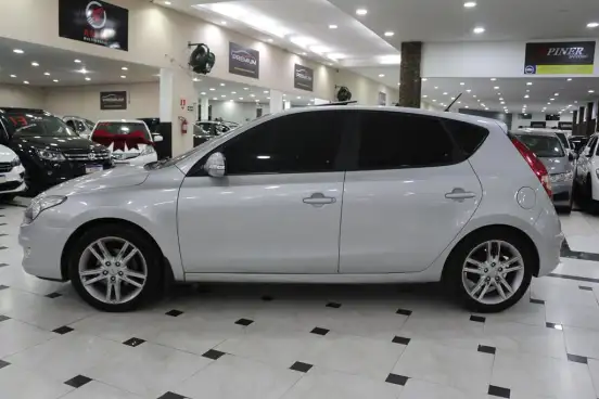 HYUNDAI-I30-2.0 MPFI GLS 16V GASOLINA 4P AUTOMÁTICO HYUNDAI-I30-2009