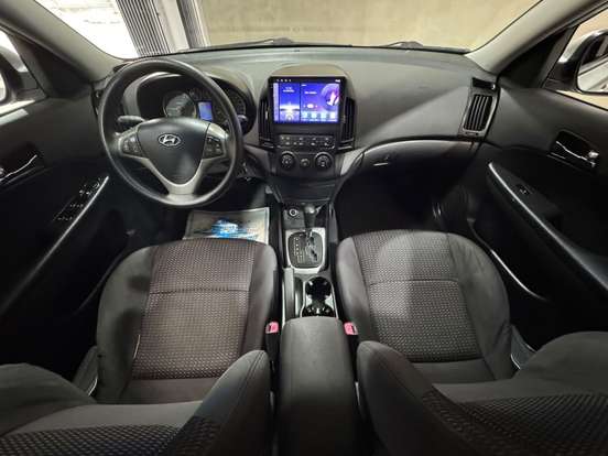 HYUNDAI-I30-2010