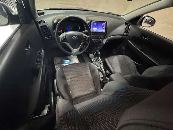 HYUNDAI-I30-2010