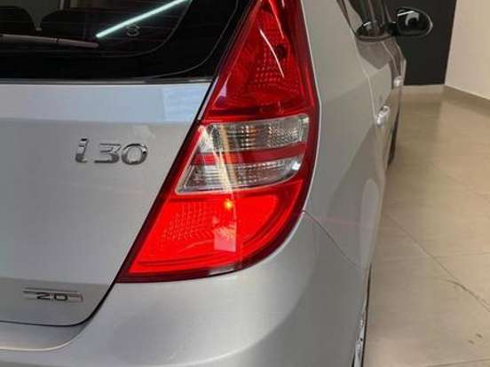 HYUNDAI-I30-2.0 MPFI GLS 16V GASOLINA 4P AUTOMÁTICO HYUNDAI-I30-2010