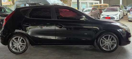 HYUNDAI-I30-2010