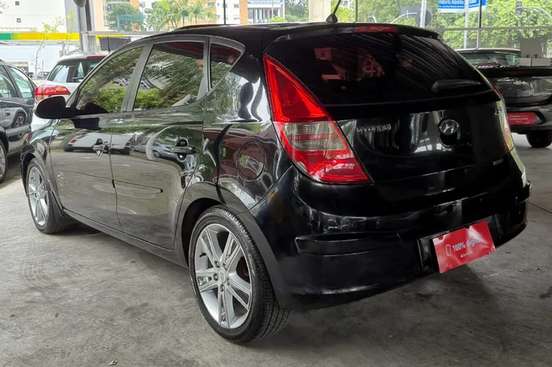 HYUNDAI-I30-2010