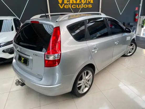 HYUNDAI-I30 CW-2010