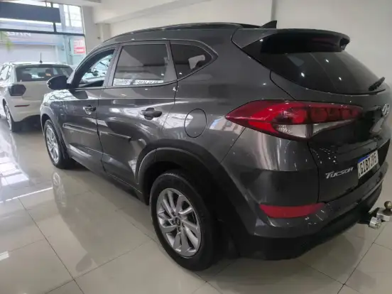 HYUNDAI-TUCSON-2021