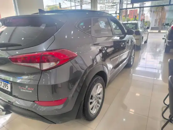 HYUNDAI-TUCSON-2021