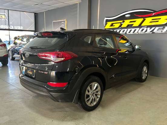 HYUNDAI-TUCSON-2021
