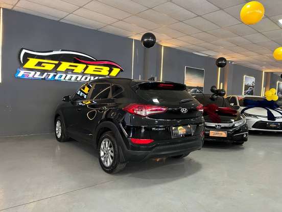 HYUNDAI-TUCSON-2021