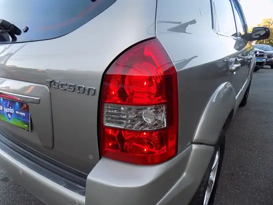 HYUNDAI-TUCSON-2012