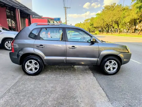 HYUNDAI-TUCSON-2.0 MPFI GLS TOP 16V 143CV 2WD FLEX 4P AUTOMÁTICO HYUNDAI-TUCSON-2015