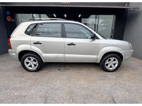 HYUNDAI-TUCSON-2012