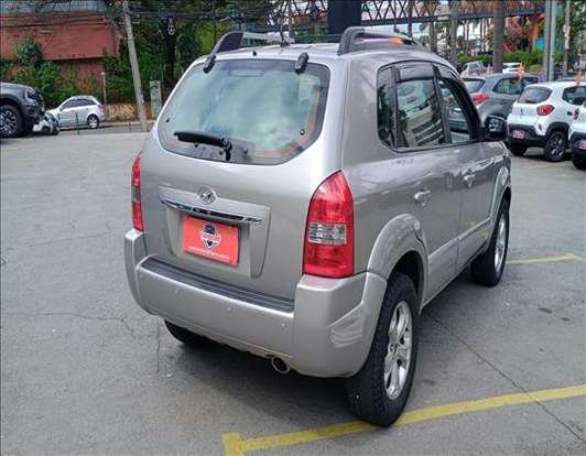 HYUNDAI-TUCSON-2011