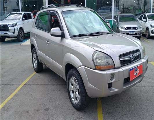 HYUNDAI-TUCSON-2.0 MPFI GL 16V 2WD GASOLINA 4P AUTOMÁTICO HYUNDAI-TUCSON-2011
