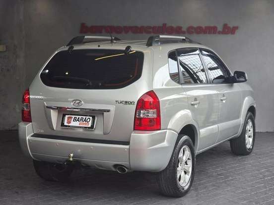 HYUNDAI-TUCSON-2.0 MPFI GL 16V 2WD GASOLINA 4P AUTOMÁTICO HYUNDAI-TUCSON-2011