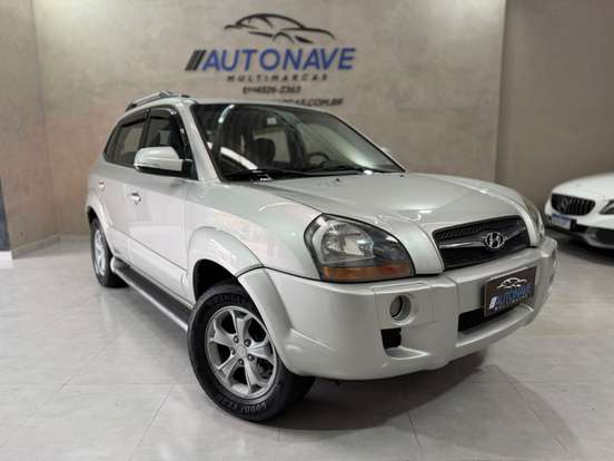 HYUNDAI-TUCSON-2.0 MPFI GL 16V 2WD GASOLINA 4P AUTOMÁTICO HYUNDAI-TUCSON-2011