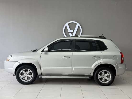 HYUNDAI-TUCSON-2011